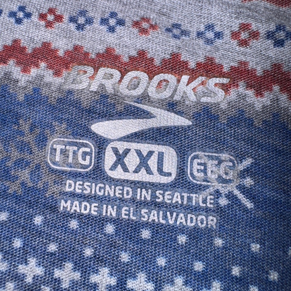 Brooks Run Merry Christmas Long Sleeve Shirt Blue Holiday Sasquatch XXL 221404 - Picture 5 of 11